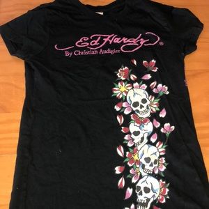 Ed Hardy size Small t shirt.